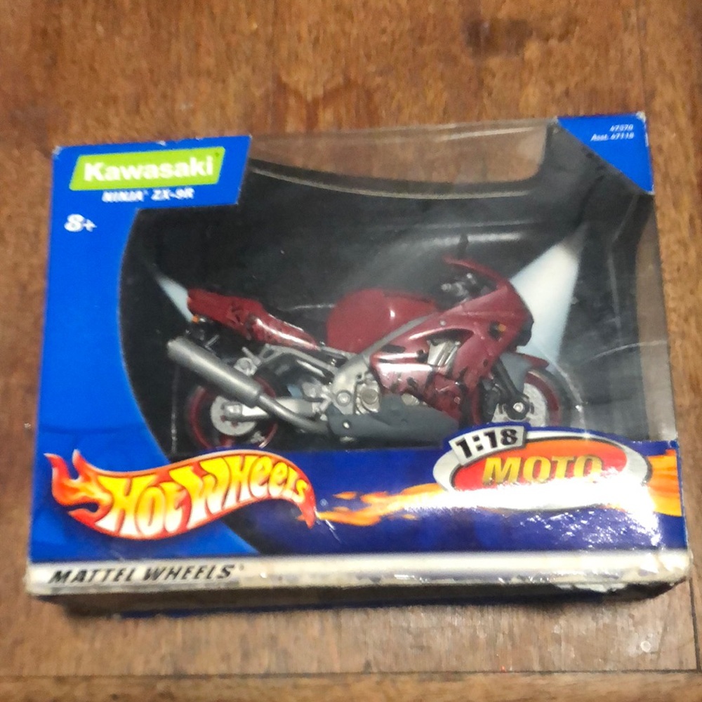 Mattel Hot Wheels Kawasaki Die Cast Motorcycles 1:18
